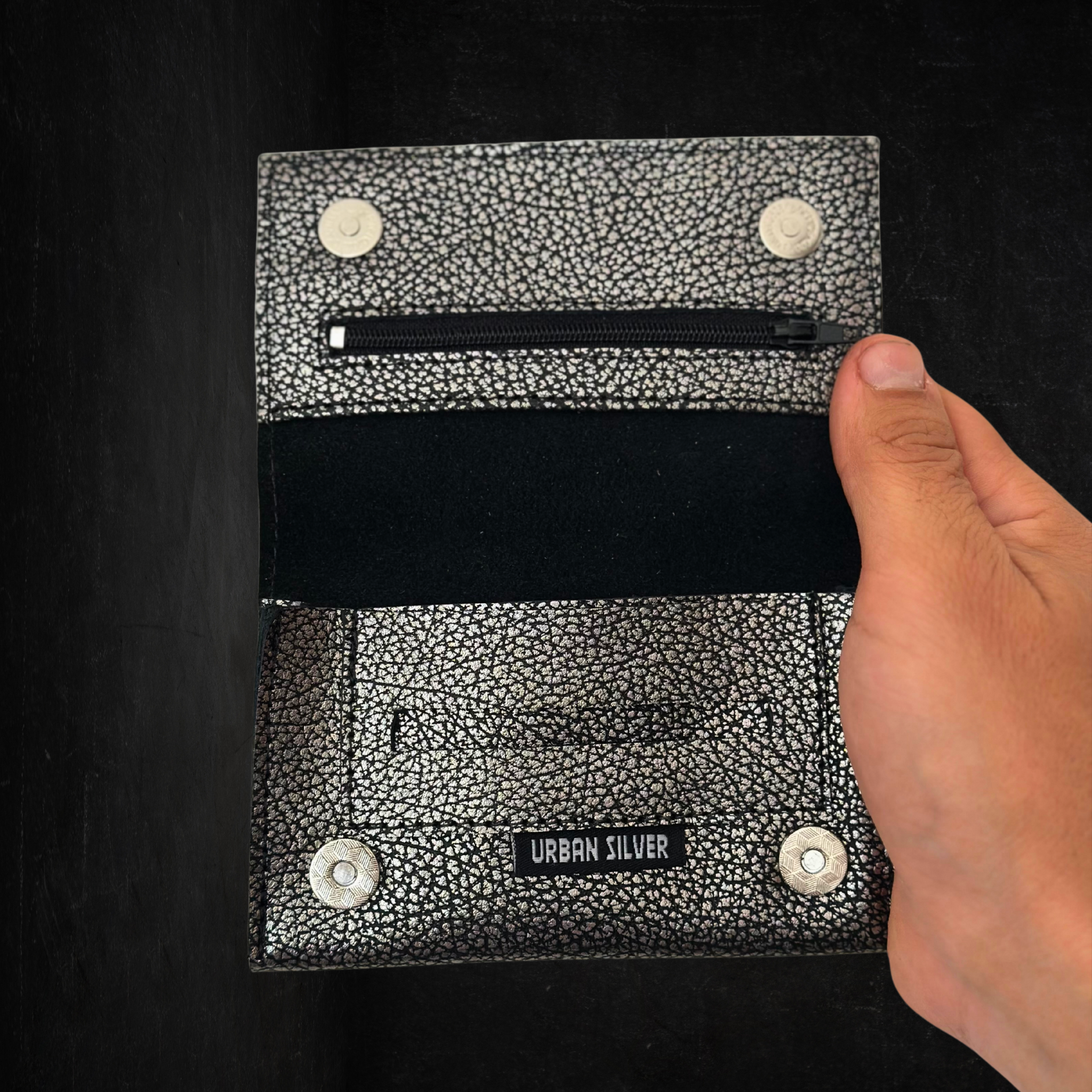 Tabaquera Plateada Compacta