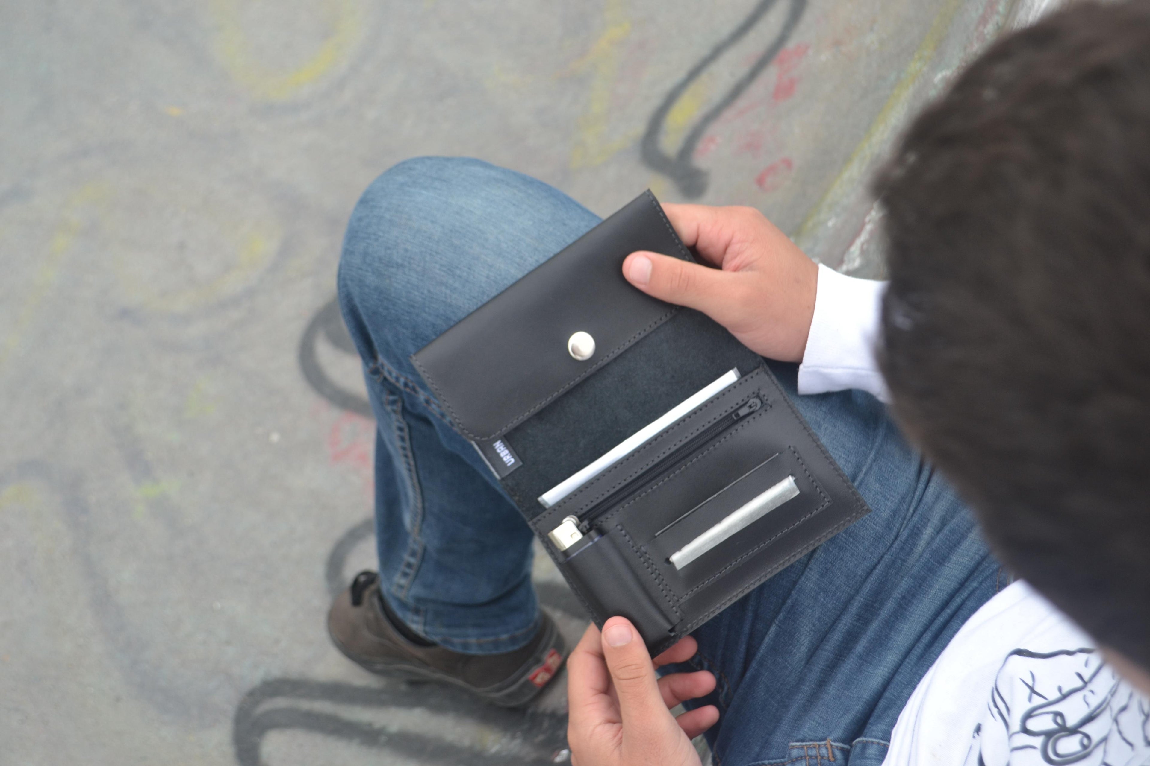 Tabaquera Negra Tradicional